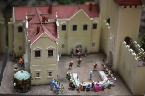 db_Burg_Fest_Adlige_Festmahl_Barock_Zeitalter_deutsche_Geschichte_Miniaturwunderland_Hamburg_H0-2.jpg