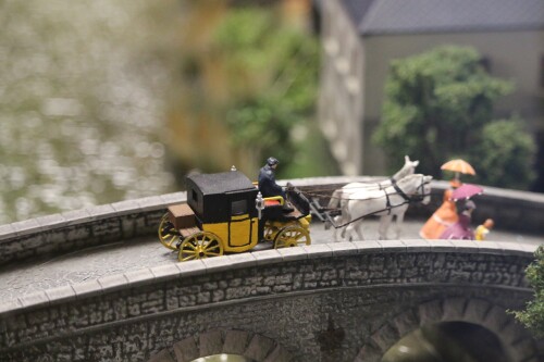 de_Brucke_Flus_Postkutsche_Barock_Zeitalter_deutsche_Geschichte_Miniaturwunderland-1g.jpg