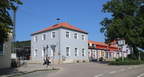 Bahnhof Treuchtlingen Empfangsgebäude DB 2025 Aug (1)