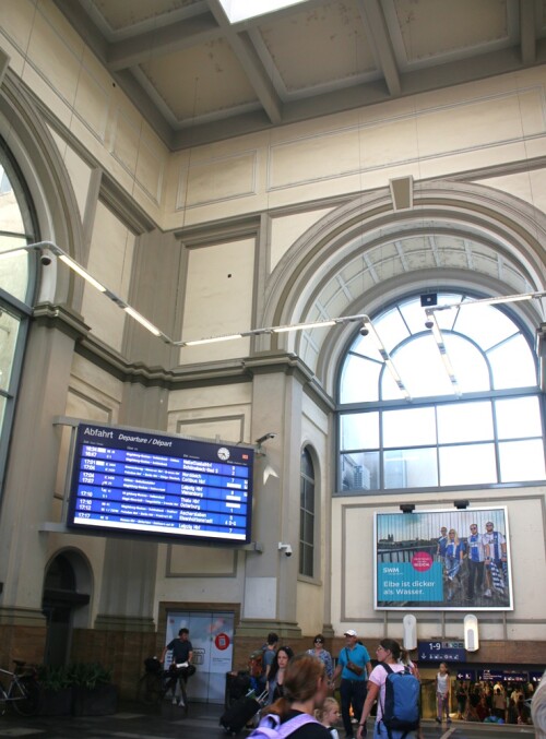 Magdeburg Hauptbahnhof Hbf Empfangsgebäude Bahnhof 2025 08 (6)