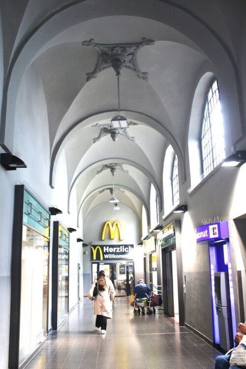 d Koblenz Hbf Hauptbahnhof Empfangshalle Zugänge (1)