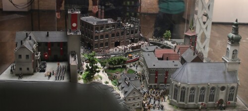 ha_Drittes_Deutsches_Reich_Nazi_deutsche_Geschichte_Miniaturwunderland_Diorama_Krieg_Zerstorung_H0-1.jpg