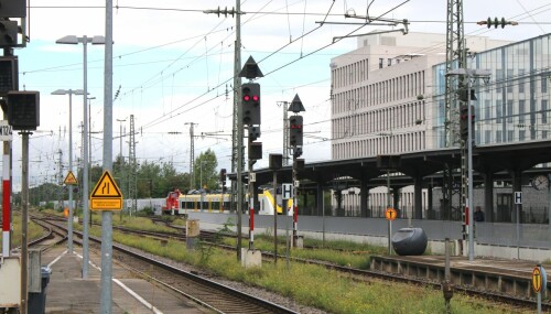 Karlsruhe Hbf Hauptbahnhof Bahnsteighalle a (0)