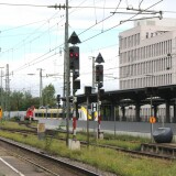 Karlsruhe_Hbf_Hauptbahnhof_Bahnsteighalle_a-0