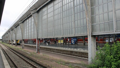 Karlsruhe Hbf Hauptbahnhof Bahnsteighalle c (1)