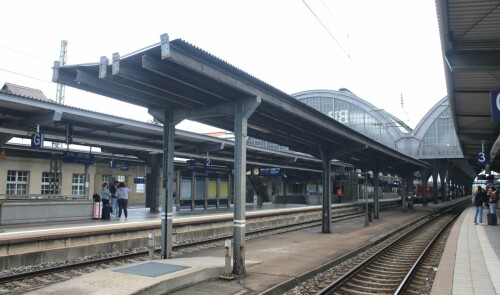 Karlsruhe Hbf Hauptbahnhof Bahnsteighalle d Bahnsteigdach (1)