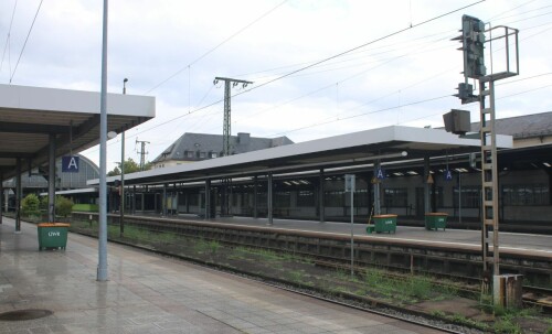 Karlsruhe Hbf Hauptbahnhof Bahnsteighalle e (1)