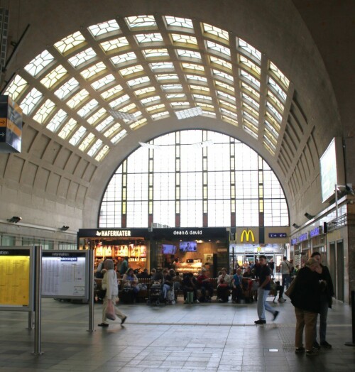 Karlsruhe Hbf Hauptbahnhof ag Empfangsgebäude Empfangshalle (11)