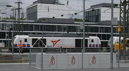 BR 249 bm Bahndienste Vectron Dual Mode Karlsruhe Hbf Hauptbahnhof 20250905 (1)