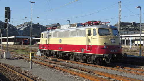 BR 110 112 E 10 300 TEE Trans Europ Express IC Lok Intercity rot beige Bahngarfield Christian