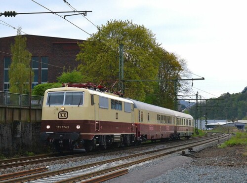 BR 111 Rheingold Clubwagen TEE Trans Europ Express IC Lok Intercity rot beige Bahngarfield Christian