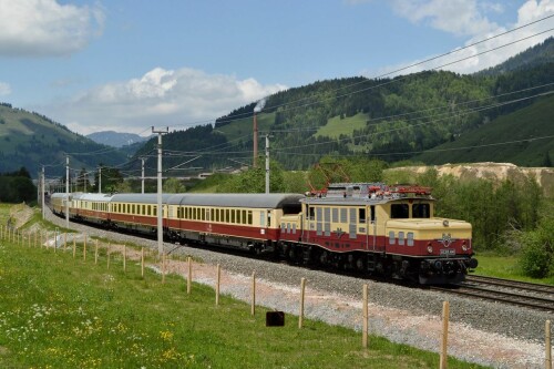 ÖBB 1020 BR 194 E 94 TEE Rheingold historischer Sonderzug Trans Europ Express IC Lok Intercity rot b