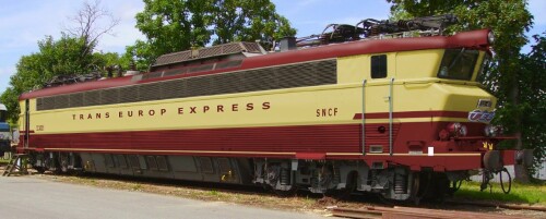 SNCF TEE Mistral Le V Capitol CC 40000 40110 TEE Trans Europ Express IC Lok Intercity rot beige Bahn