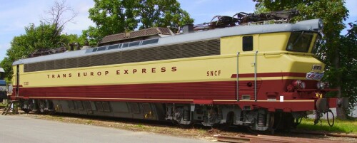 SNCF TEE Mistral Le V Capitol CC 40000 40110 TEE Trans Europ Express IC Lok Intercity rot beige Bahn