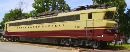 SNCF TEE Mistral Le V Capitol CC 40000 40110 TEE Trans Europ Express IC Lok Intercity rot beige Bahn