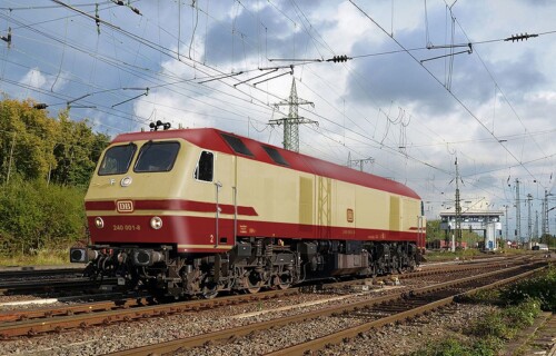 MAK 1024 BR 240 rot beige Bahngarfield Christian TEE (7)