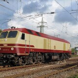 MAK_1024_BR_240_rot_beige_Bahngarfield_Christian_TEE-7