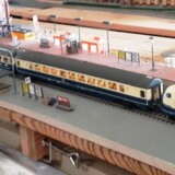 BR_103_233_Roco_H0_ozeanblau_beige_DB_Joburg_Jo_b