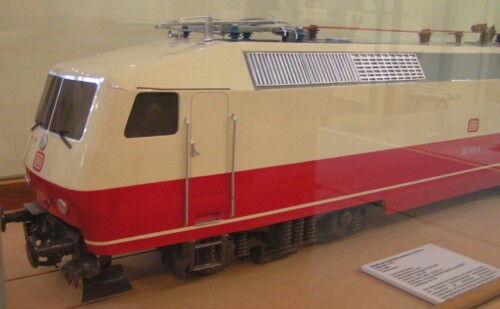 BR 120 Modell DB Museum Koblenz Trans Europ Express IC Lok Intercity rot beige Bart Lokpaint (6)