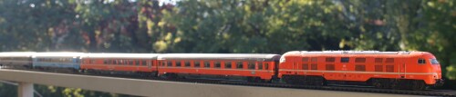 BR 232 V 320 BR103 E 03 Eurofima orange (1)