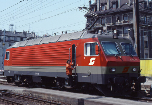 ÖBB 1044 RE 4 4 SBB BLS Valousek Design Bahngarfield Christian