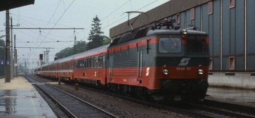 ÖBB 1044 Eurofima 2 schwarz rot Bahngarfield Christian