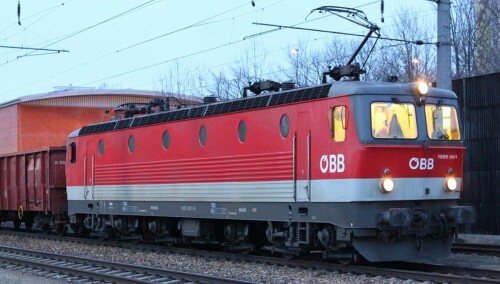 ÖBB 1044 sechsachsig Valousek Bahngarfield Christian