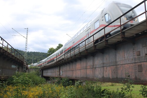 IC Doppelstockwagen BR 147 Tuttlingen Bahnhof Donau Eisenbahnbrücke 2025 Sep (1)