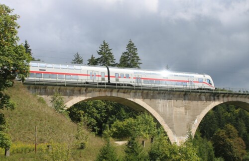 InterCity IC DB BR 147 Doppelstockwagen Donauversinkung Viadukt Eisenbahn Brücke Tuttlingen 2025 08 