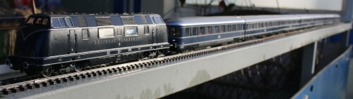 Märklin Trix V 200 002 Prototyp H0 blauer Enzian F Zug stahlblau RAL 5013 f (3)