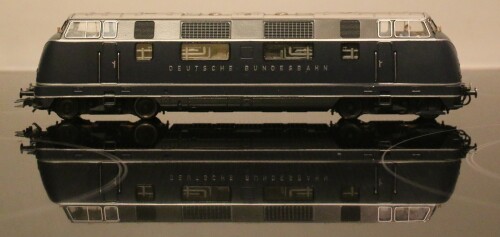 Märklin Trix V 200 002 blau stahlblau purpurrot für F Zug blauer Enzian Prototyp H0 b (1)