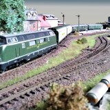 V_200_Vorserie_BR_220_Bundespost_gruen_chromoxidgrun_Postzug_Post_IC-4