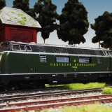 V_200_Vorserie_BR_220_Bundespost_gruen_chromoxidgrun_Postzug_Post_IC-7