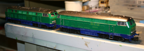 BR_218_Doppeltraktion_BEG_grun_gelb_blau_Dirk_Theisen.png