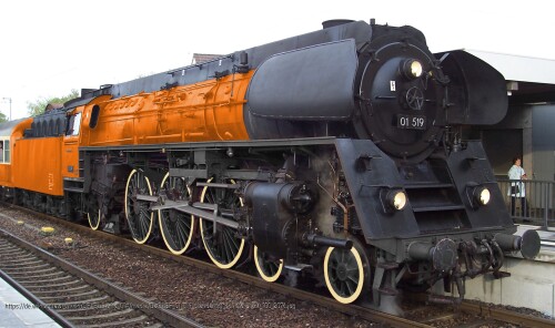 BR 01.5 DR Städte Express orange (2)