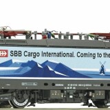 BR_193_Taurus_Roco_H0_SBB_Cargo_rot_Blau_bahngarfield_Christian