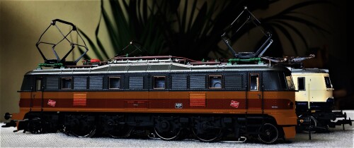 DRG_E_18_BR_118_Milwaukee_Railroad-2.jpg