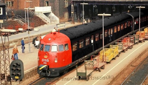 BR_608_VT_08_DSB_danske_Staatsbahnen_Danemark_Kopenhagen_1982-5.jpg