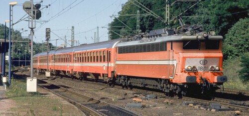 SNCB-Reihe_18_C1_Eurofima_belgische_Staatsbahn_SNCF_CC_40100_SNCB_blau_bahngarfield_Christian-a.jpg