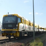 BR_952_Produktfarben_DB_Systemtechnik_Vossloh_Schienenschleifzug_Schleif_VTM_Perfomrmance_Maschen_Gbf_Guterbahnhof_2024_Mai---Kopie-2