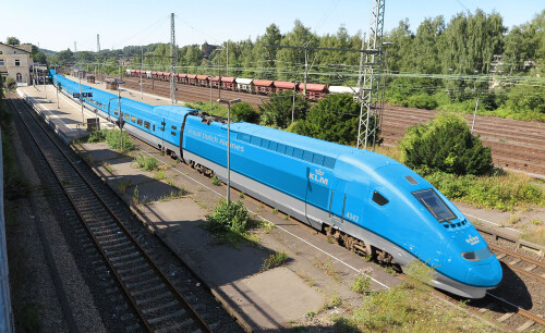 KLM_Royal_dutch_Airlines_blue_TGV_SNCF_NS_Nederlands_Spoorwegen_bahngarfield_Christian-a.jpg