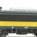 NS_1600_gelb_blau_Nederlands_Spoorwegen_bahngarfield_Christian-a