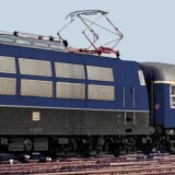 BR_103_stahlblau_F-Zug_munchner-kindl_Kkadu_Halbspeieswagen-3