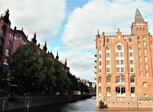 Hamburg_Hamburger-Hafen_202207_Speicherstad-5.jpg