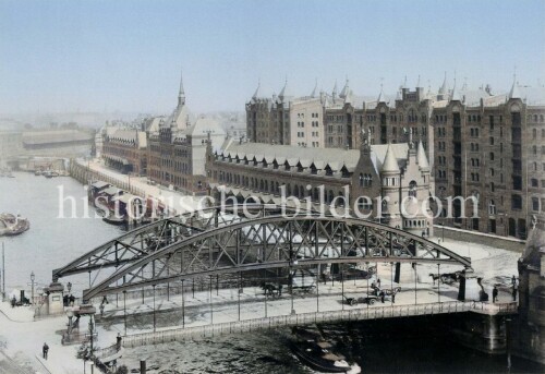 Hamburg_Hamburger_Speicherstadt_Bau_1890_Zollabfertigung-2.jpg