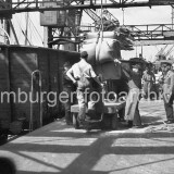 1948_Hamburger_HAfen_Hafenbahn_Frachter_Roshafen