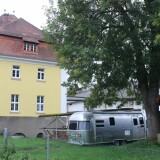 Airstreamer_Wohnwagen_poliertes_Alu_BW_Nordlingen_bayrisches_Eisenbahnmuseum-0