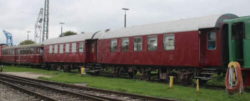 ETA_515_purpurrot_Umbauwagen_dreiachser_Nordlingen_BW_bayrisches_Eisenbahnmuseum-2.jpg