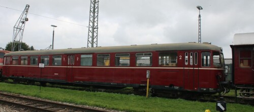ETA_515_purpurrot_Umbauwagen_dreiachser_Nordlingen_BW_bayrisches_Eisenbahnmuseum-3.jpg