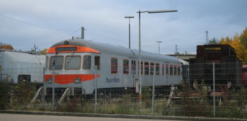 Nordlingen_Bahnhof_BB_Bayernbahn_Silberling_Steuerwagen_Karlsruher_Kopf_orange-1.jpg